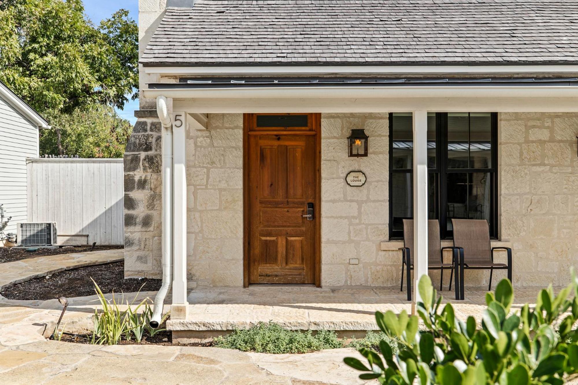 Hotel Blacksmith Quarters
