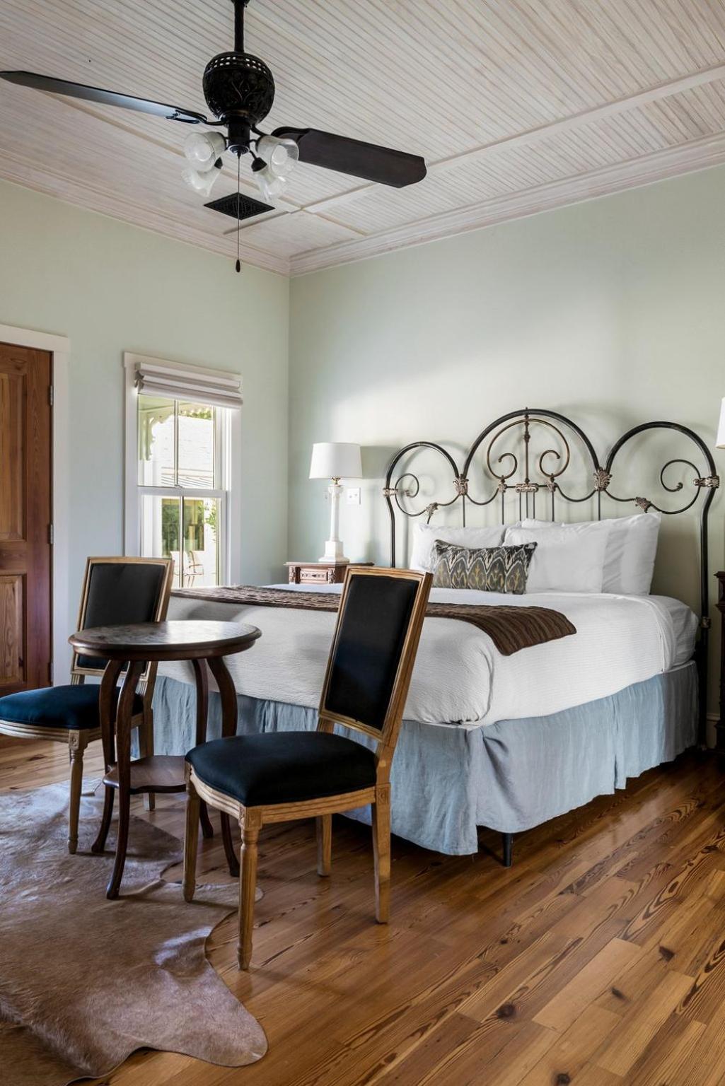 Hotel Blacksmith Quarters *
